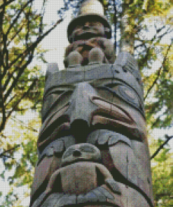 Close Up Totem Pole Diamond Painting