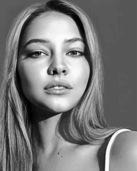 Madelyn Cline Diamond Painting