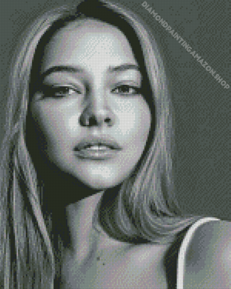 Madelyn Cline Diamond Painting