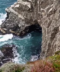 Big Waves Over Rock Diamond Painting